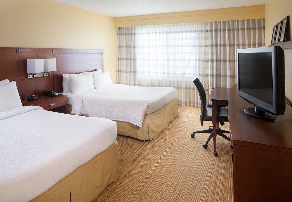 Courtyard By Marriott Fayetteville Zewnętrze zdjęcie