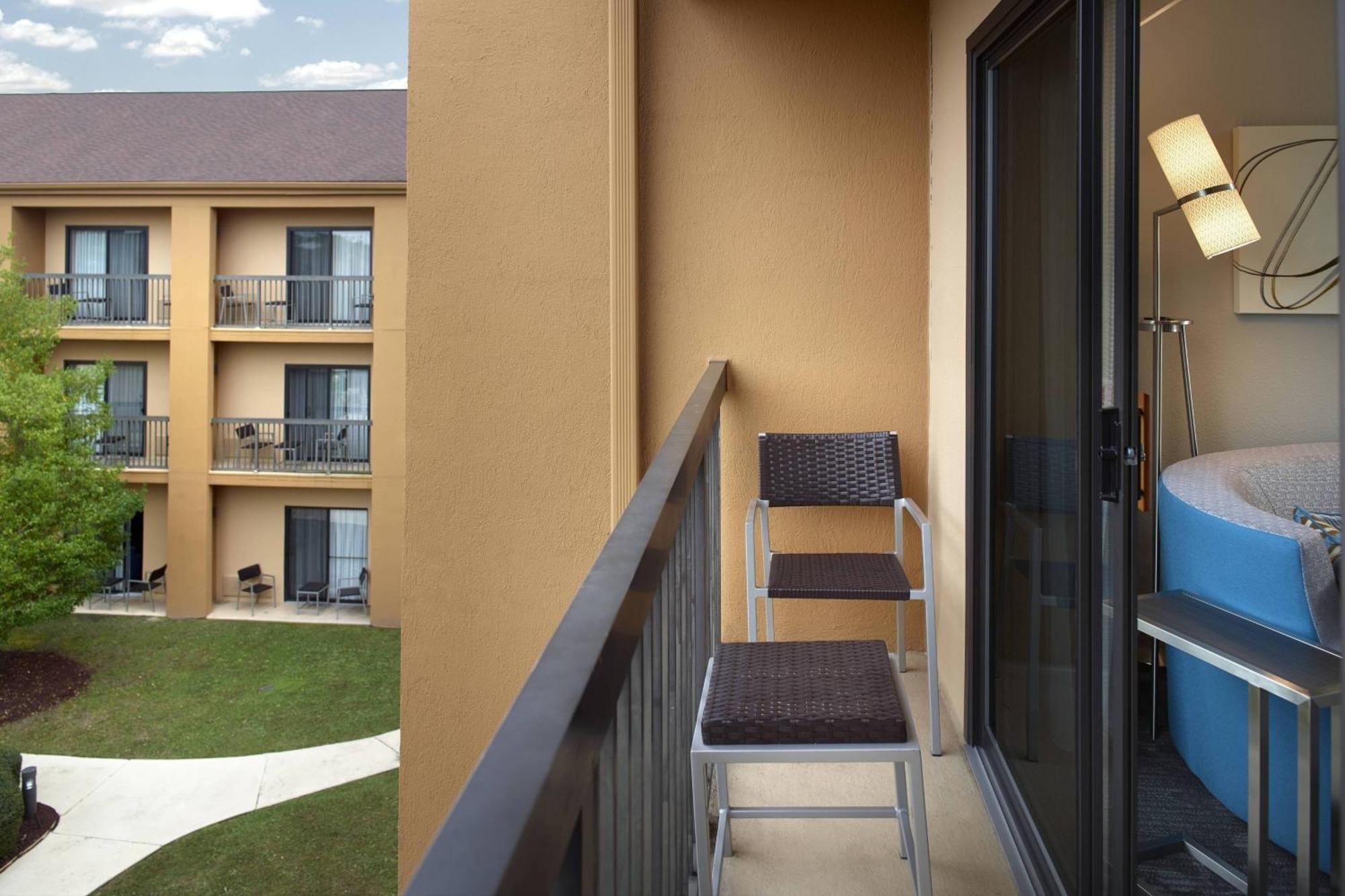 Courtyard By Marriott Fayetteville Zewnętrze zdjęcie