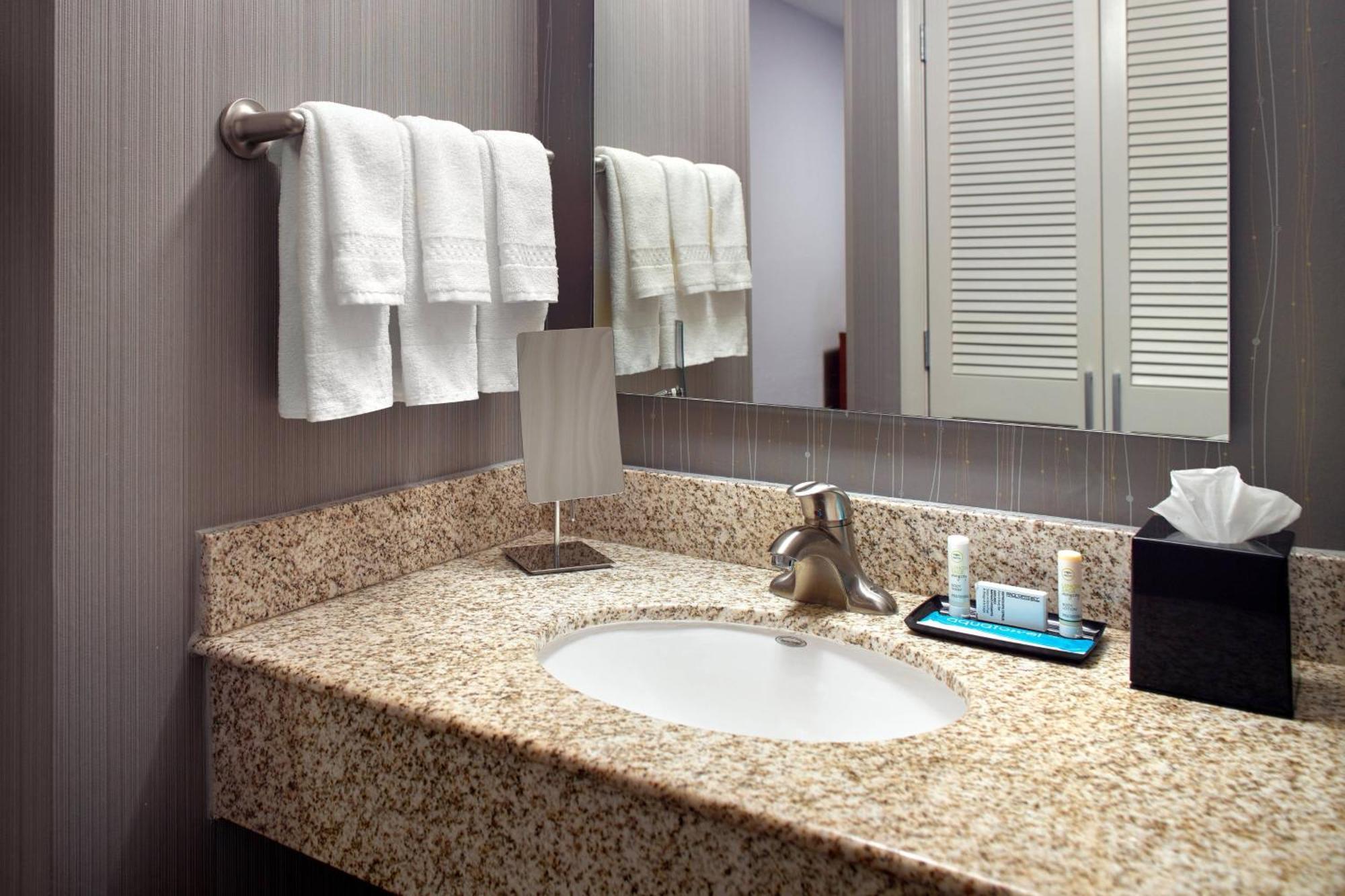 Courtyard By Marriott Fayetteville Zewnętrze zdjęcie