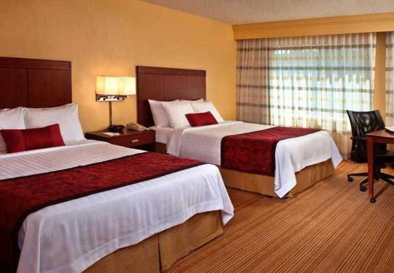 Courtyard By Marriott Fayetteville Pokój zdjęcie